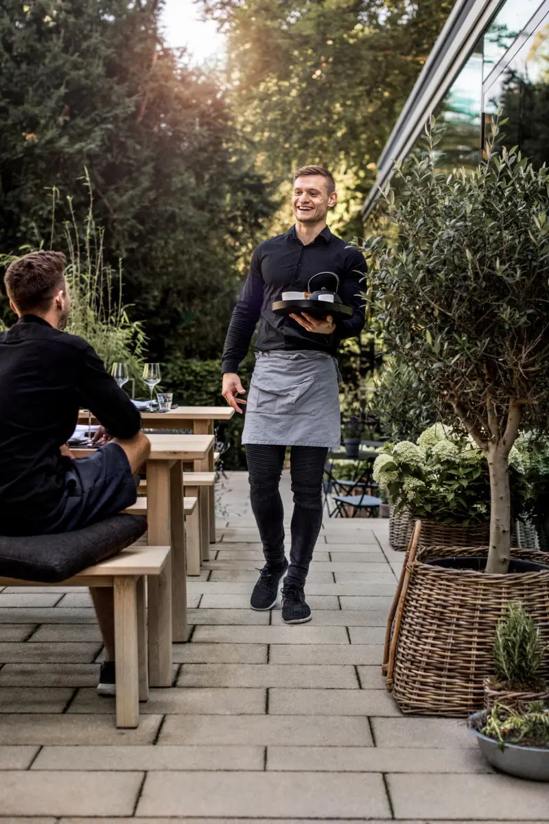 Service auf der Terrasse