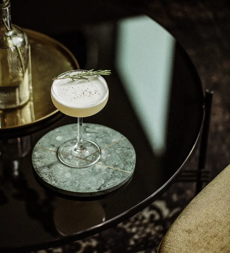 Cocktails auf einem Tisch